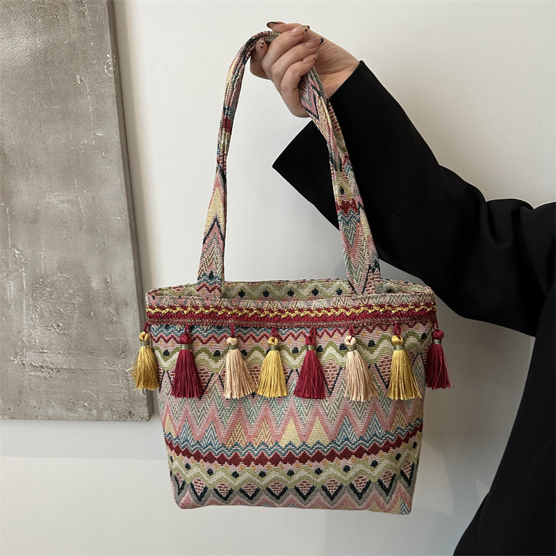 Texturas transfronterizas de moda bolso de hombro, bolso de estilo nacional, estilo de hombro bajo la axila, diseño de gran capacidad de bordas, mochila image 1