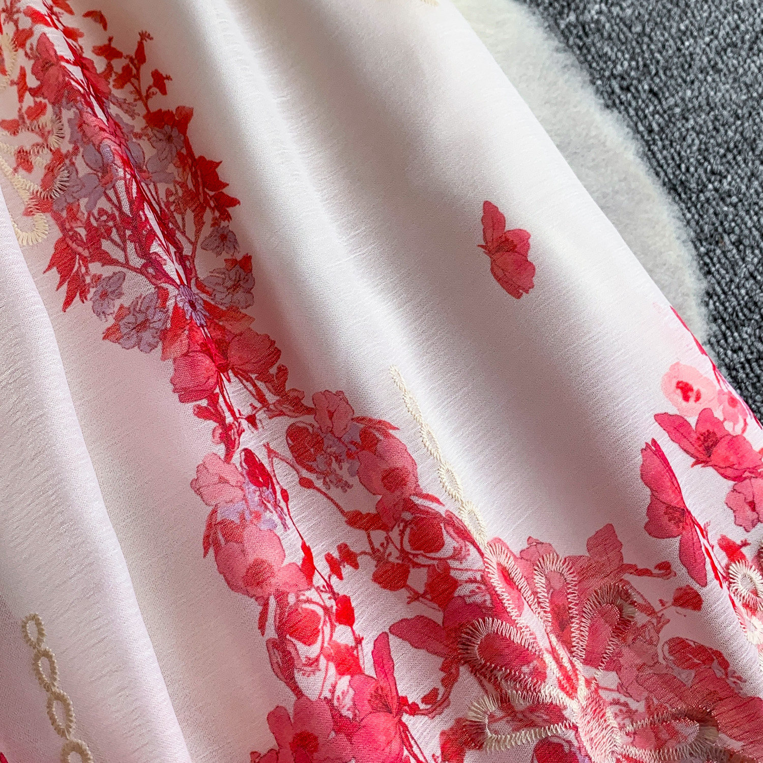 Women's Floral Embroidered V-Neck A-Line Sundress Summer Boho Maxi Dress For City Escape_ecoleips.com
