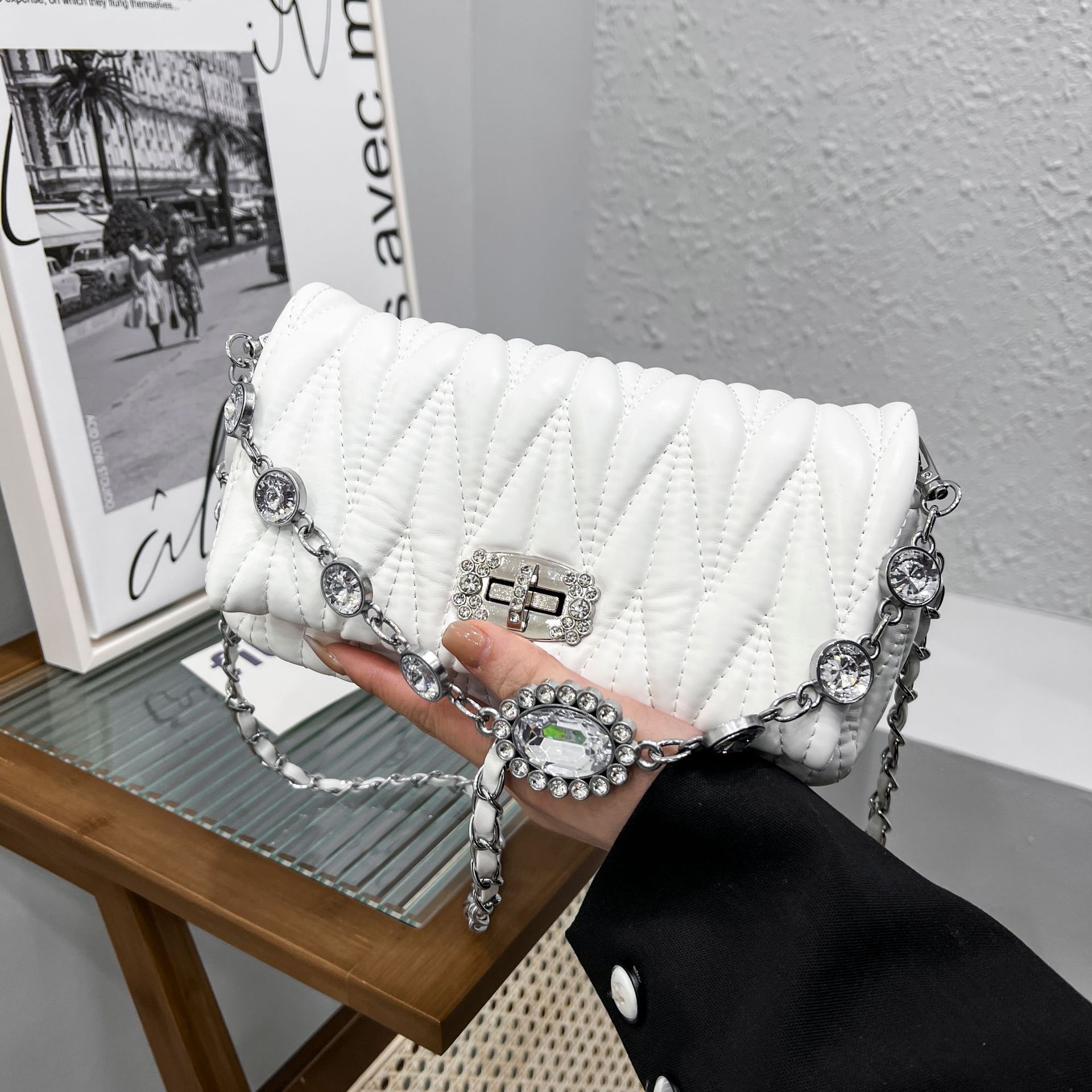 New Full Diamond Chain Fashion Versatile temperament Trendy High quality Small Fragrant Wind Cloud Duo Pleated Single_voghion.com