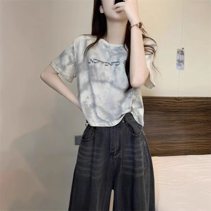 American Sweet and Spicy Retro Tie-Dye Letter Printed Short-Sleeved T-Shirt for Women 2025 Summer Design Short Student Top American Sweet and Spicy Retro Tie-Dye Letter Printed Short-Sleeved T-Shirt for Women 2025 Summer Design Short Student Top