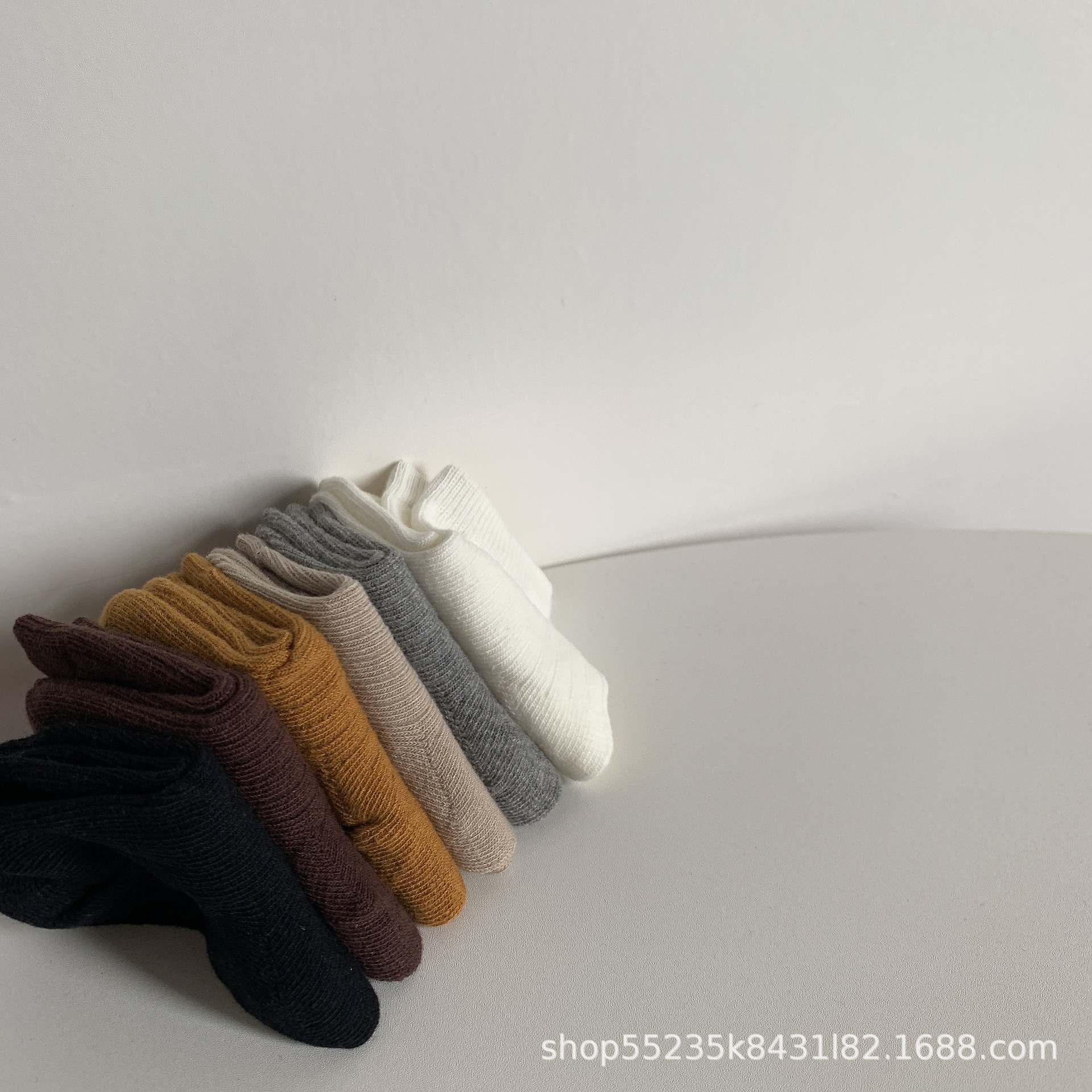 Calcetines de bebé calcetines de algodón de primavera y otoño color sólido calcetines simples calcetines cortos calcetines de NIÑOS Calcetines de estudiante negro blanco calcetines grises