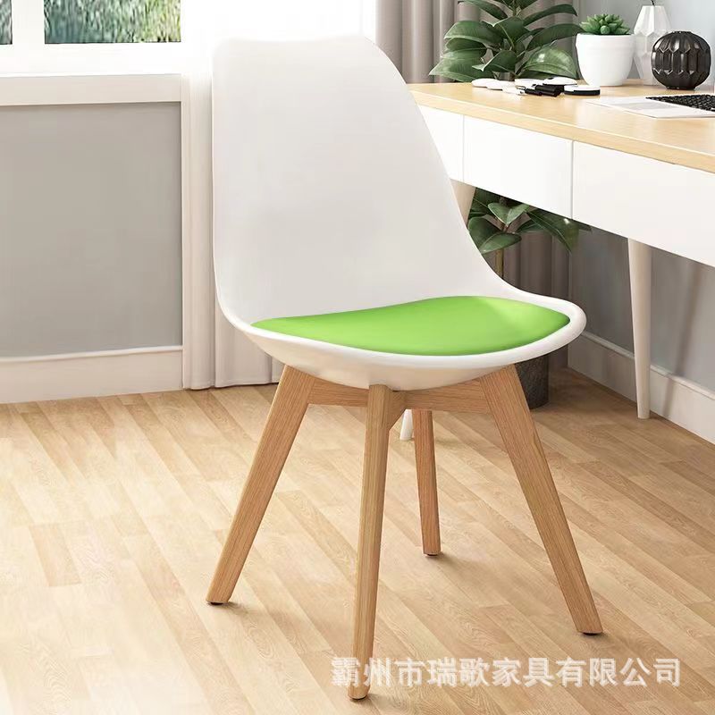 26 años de nueva silla de comedor de madera maciza silla nórdica simple doméstica maquillaje de dormitorio silla de mesa silla de red