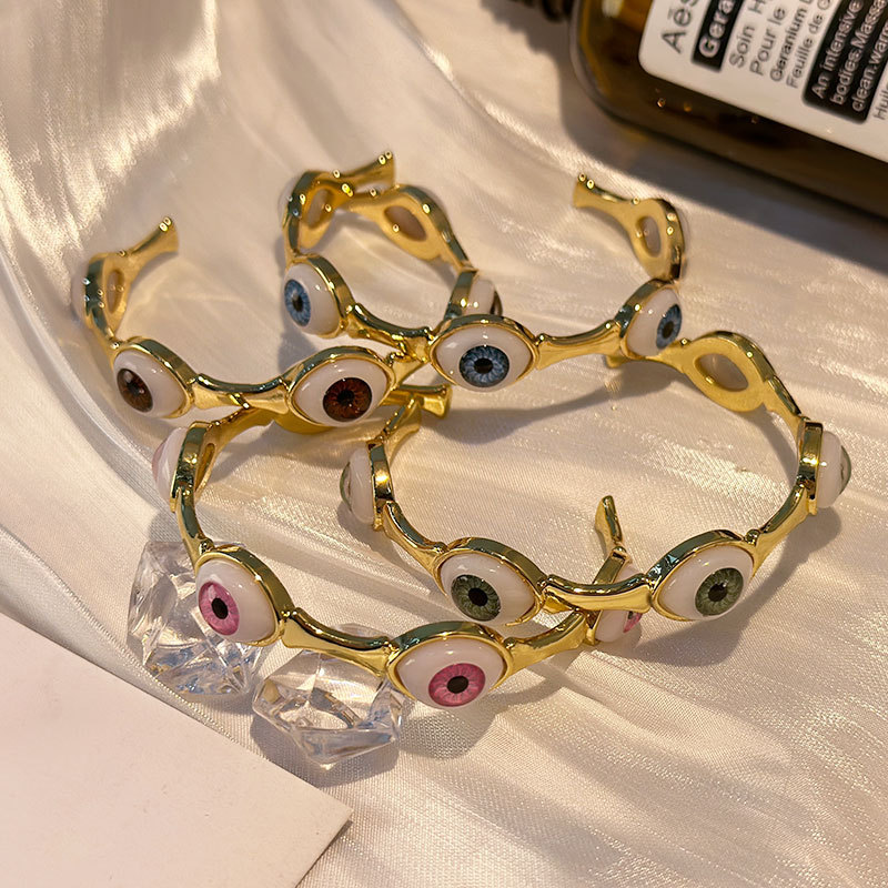 Fashion Eye Copper Plating Bangle display picture 4