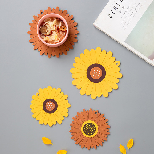 Cute sunflower insulation mat Japanese soft rubber placemat pvc coaster ins anti-scalding mat table mat bowl mat pot mat plate mat