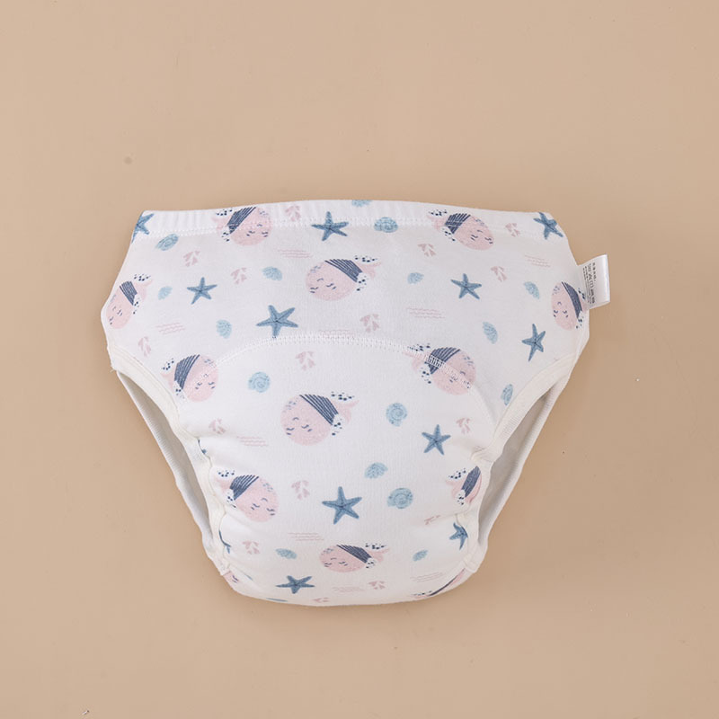 赤ちゃんはトイレのトレーニングパンツのようです。|undefined