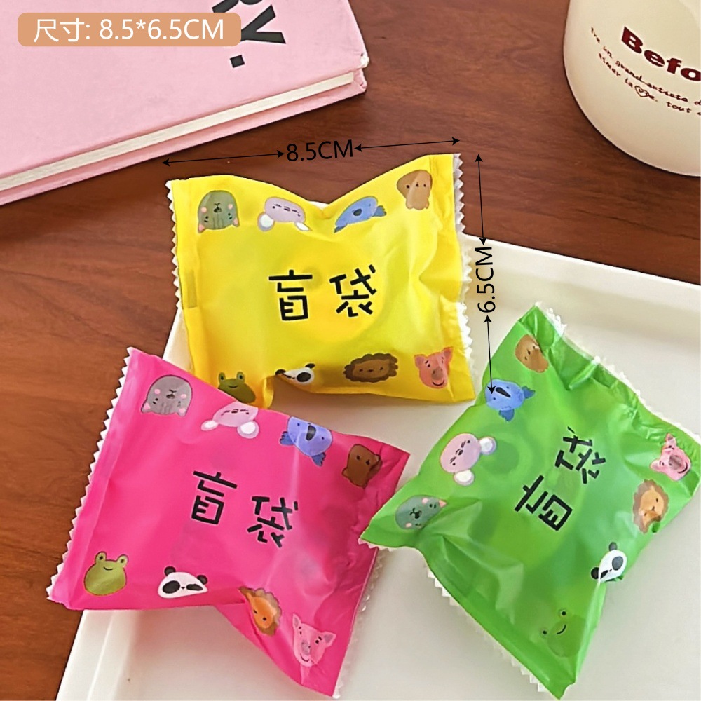 Nuevo muñeco de peluche de dibujos animados lindo broche bolsa ciega juguete niño sorpresa muñeca joyería bolsa accesorios de decoración