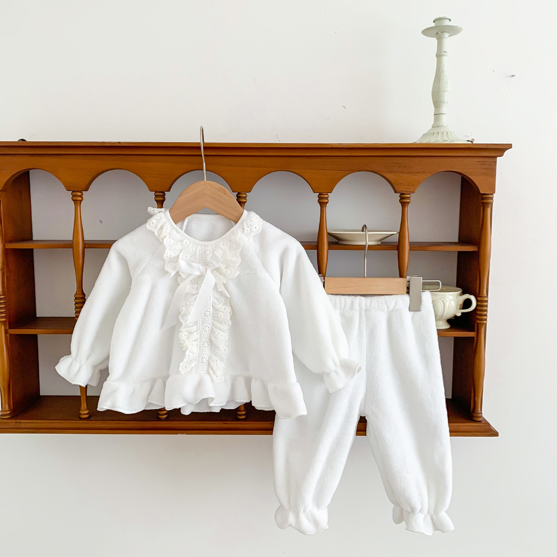 Corea del Sur ins Otoño e Invierno lindo encaje franela bebé niña pijamas infantil princesa desgaste del hogar de dos piezas de espesor