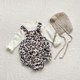 宝宝秋装2026韩国童装背带裤可爱豹纹婴儿包屁衣婴童三角爬服秋装