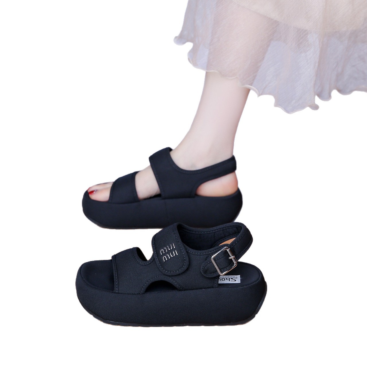 Zapatos muffin de niñas pequeñas sandalias suaves de verano 2026 nuevos niños de moda sandalias de hebilla de dedos abiertos