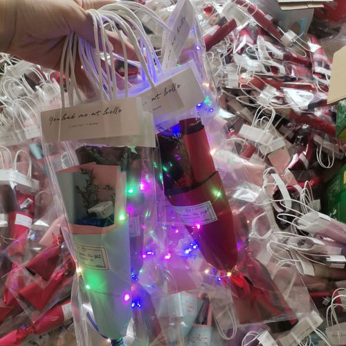 Soap bouquet Valentine's Day bouquet rose everlasting flowers with lighting accessories, gift with tote bag, supports custom design from image