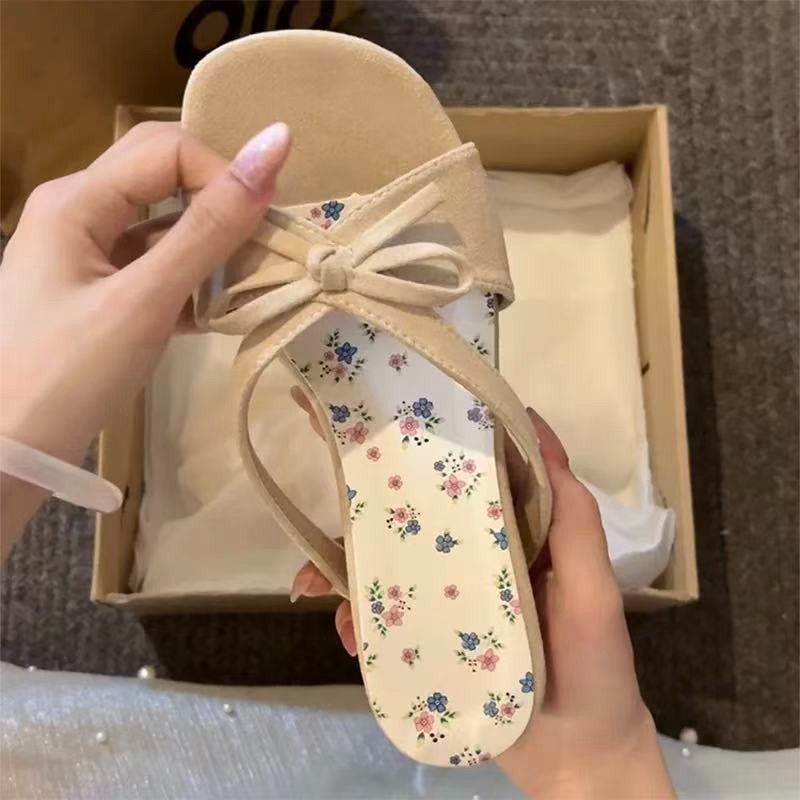Retro estilo francés tacones elevados zapatillas de mujer verano 2026 nuevo arco zapatillas de falda versátil image 2