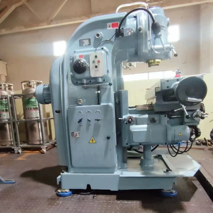 Производители продают вертикально-регулируемый фрезерный станок Nantong AVIC Hi-Tech X5032 и X53K.