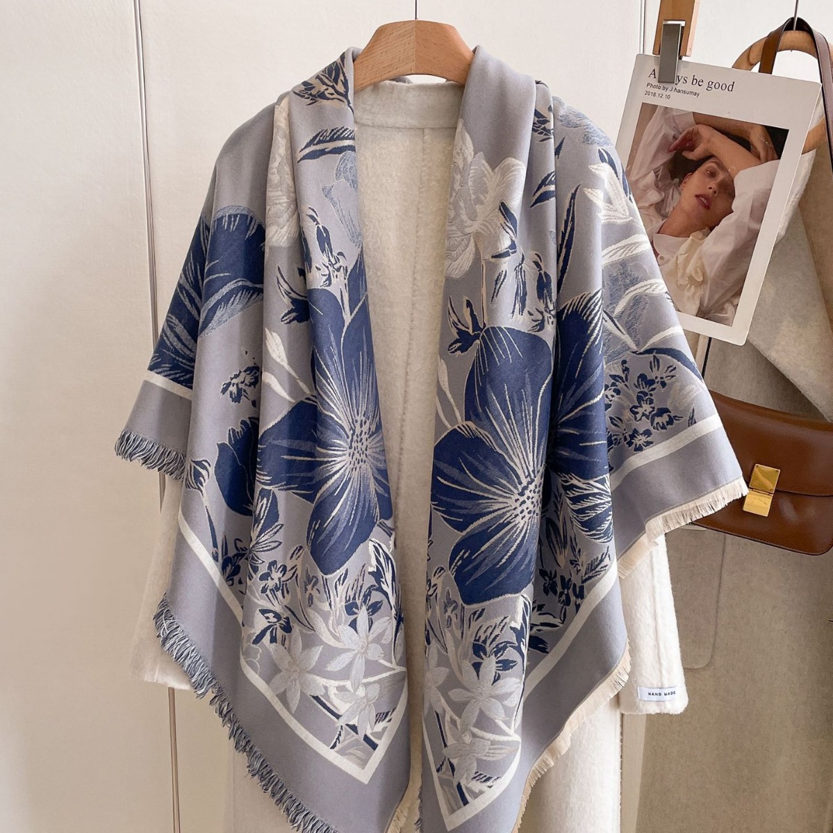 Nuevo estilo de moda impresa retro temperamento toallas grandes 2024 abrigo coreano de otoño y invierno engrosado bufandas cálidas para mujeres