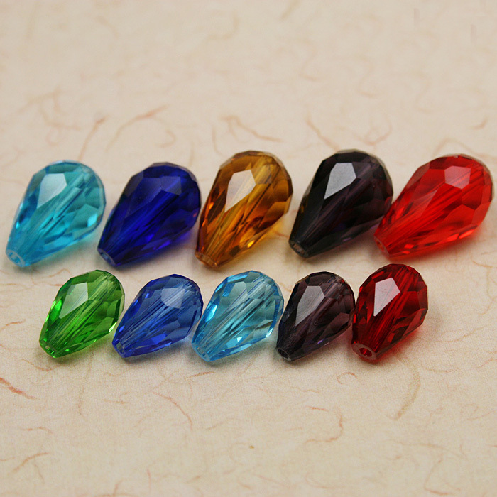 Glass beads drop-shaped