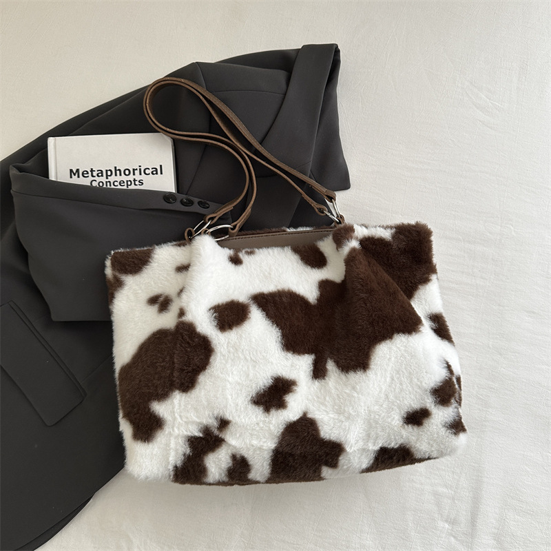 Bolsa de peluche de invierno para mujeres coreanas, moda, leche, bolso de gran capacidad, bolso de hombro de nicho 2024