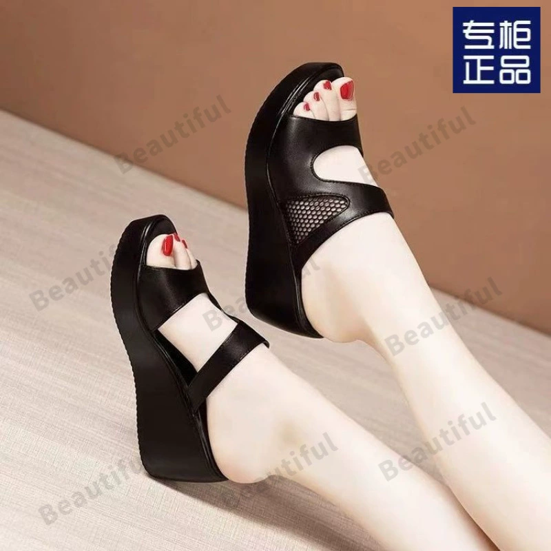 Модные женские сандалии на платформе с клиновидным каблуком, летняя новинка 2025 года, водонепроницаемые, с вырезами, на среднем каблуке, с открытым носком