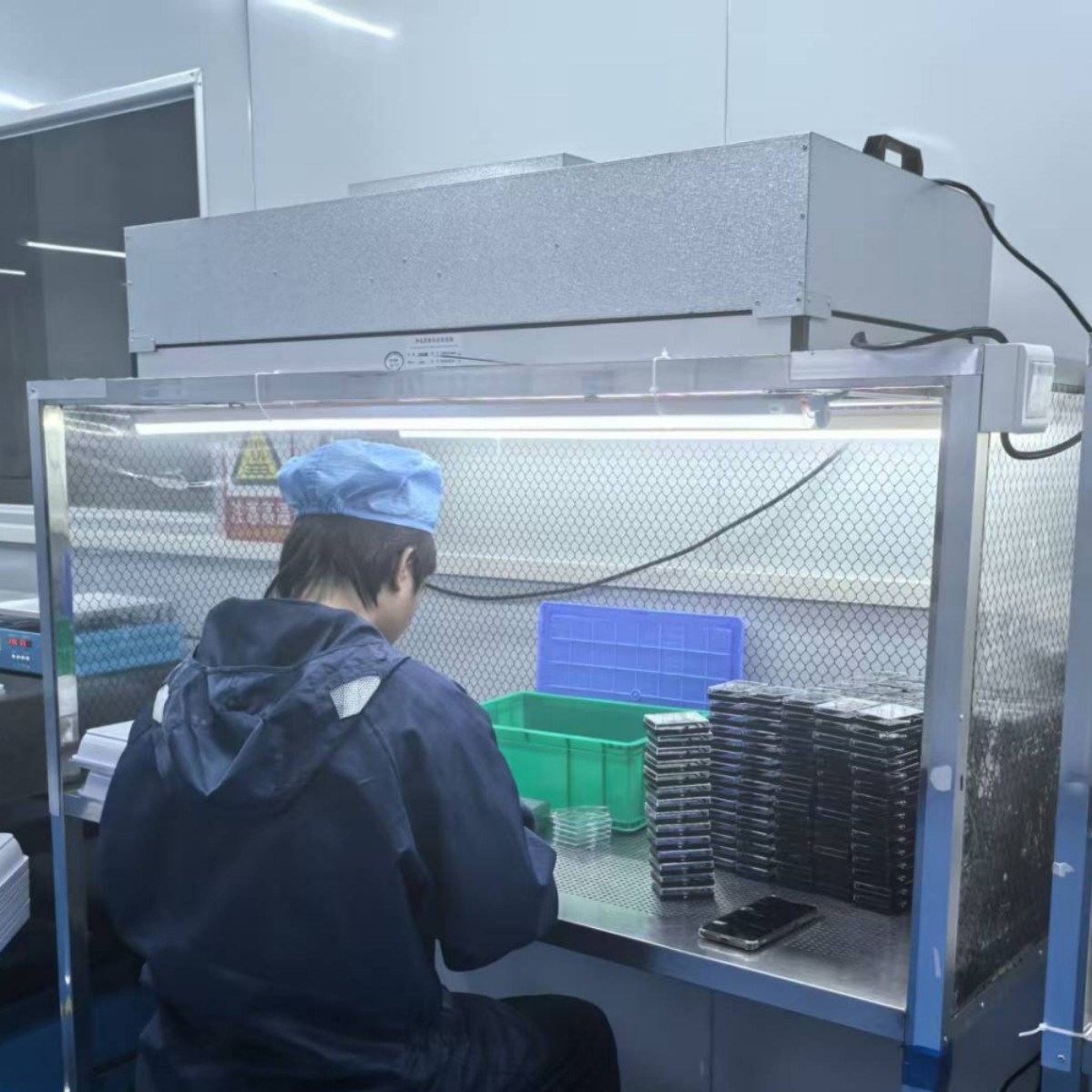 оƬ��ճ�У�оƬ������ ʵ������Ʒ�д���չʾ��Ƭ��