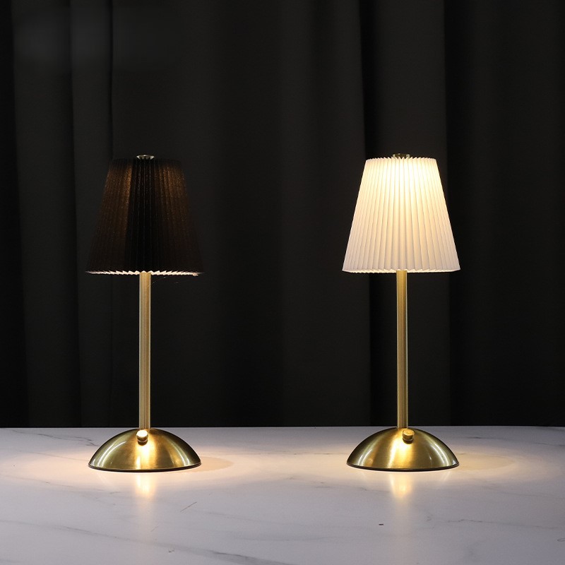 Creative atmospheric lantern for bed