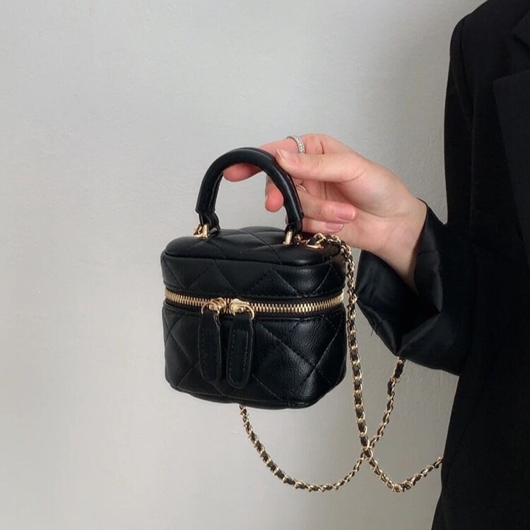 New Spring Cross-Border Handbag, Quilted Bag, Chain Bag, Solid Color Mini Crossbody Bag with Quilted Chain