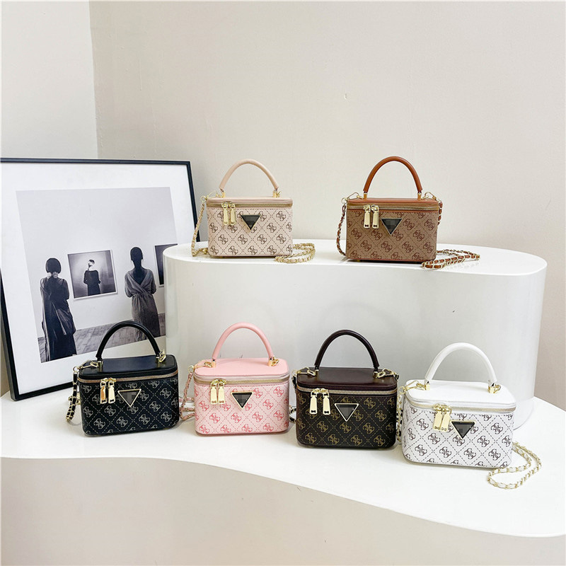 Bolso pequeño con hilo de bordar Lingge Mujer 2025 Nuevo estilo popular Bolso bandolera de cadena salvaje Bolso cuadrado pequeño de moda transfronteriza