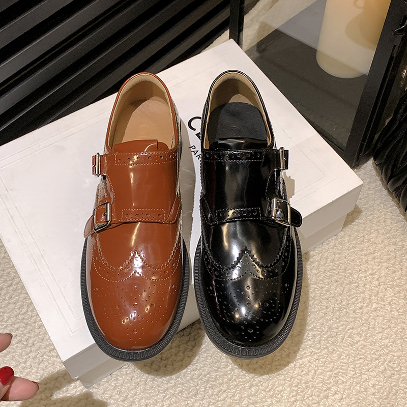 Zapatos Estilo Brogue para Mujer de Microfibra y Caucho con Tacón Grueso y Cierre de Hebilla para Uso Diario image 3
