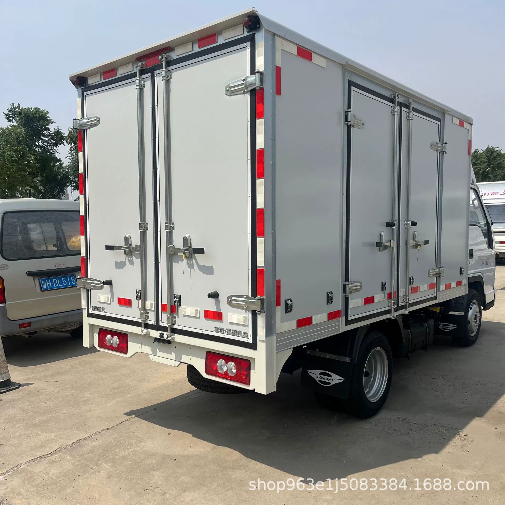 Трансграничный экспорт рефрижераторного грузовика Euro VI JAC Kangling 3.5m г., 4-тонного мясного грузовика с крюком, 5-тонного мясного грузовика с крюком для перевозки свежего мяса.