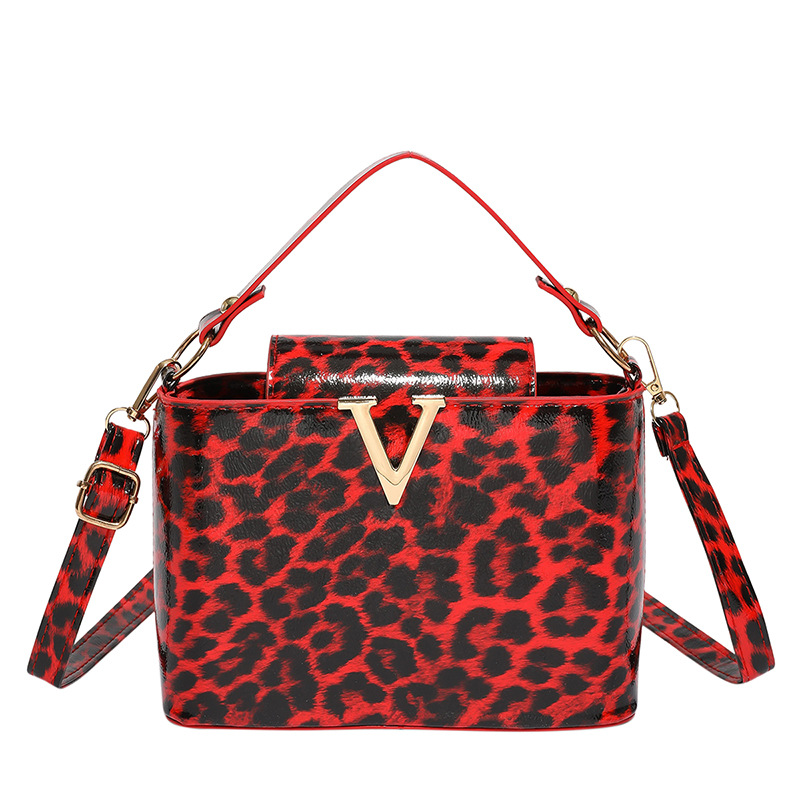 Bolso de mano de leopardo de alto valor para mujer otoño 2025 nuevo estilo coreano bolso de hombro de moda retro bolso de almohada