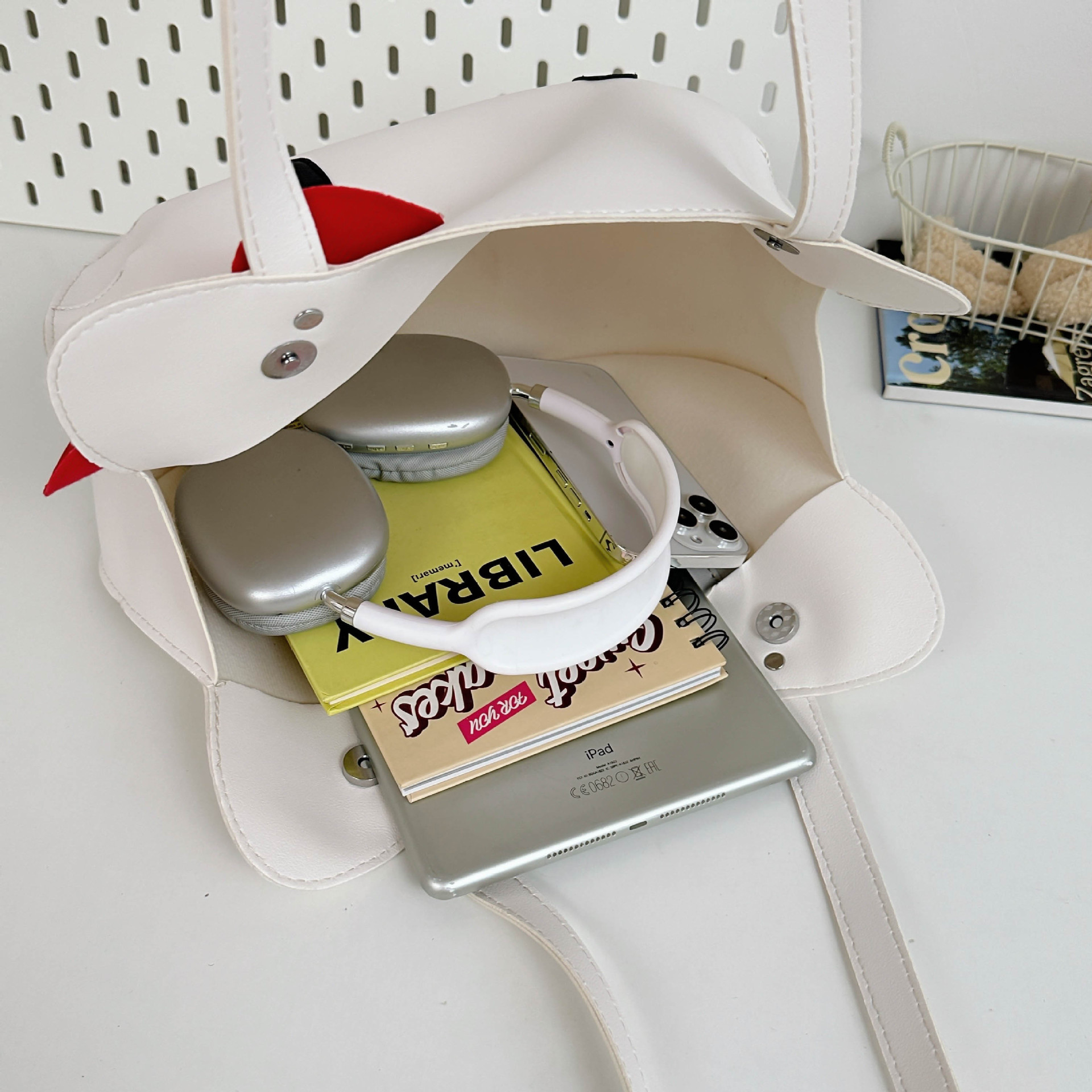 Cartoon japonés lindo bolso de perro portátil hombro único doble uso estudiante dulce de gran capacidad de clase bolso de peluche mujer