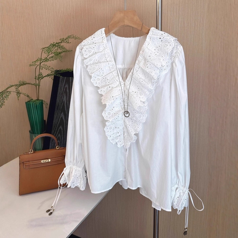 French Romance ~ Soft and Exquisite Holiday Work Clothing Shirt 2025 Spring & Fall New V Neck White Long-Sleeved Lace Top