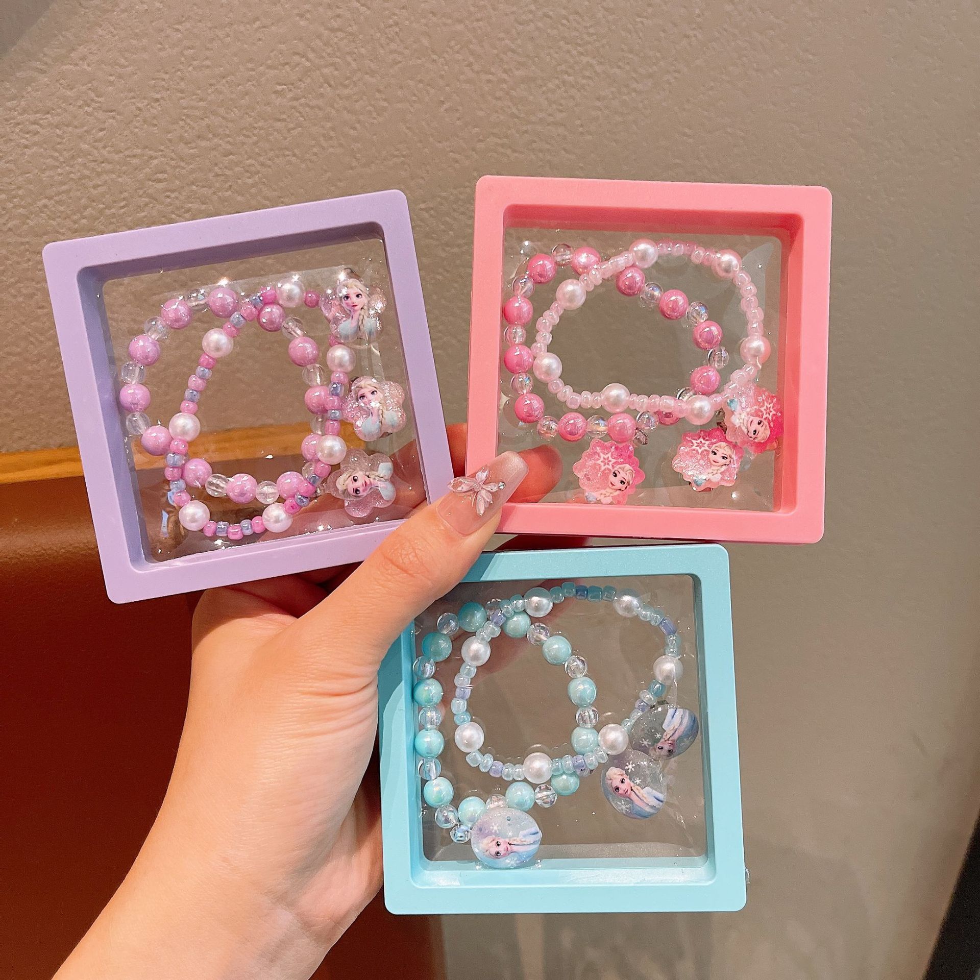 Pulseras de niños lindas super lindas anillos de niña niña niña de dibujos animados clipes de orejas hermosos juegos de joyas de niña al por mayor