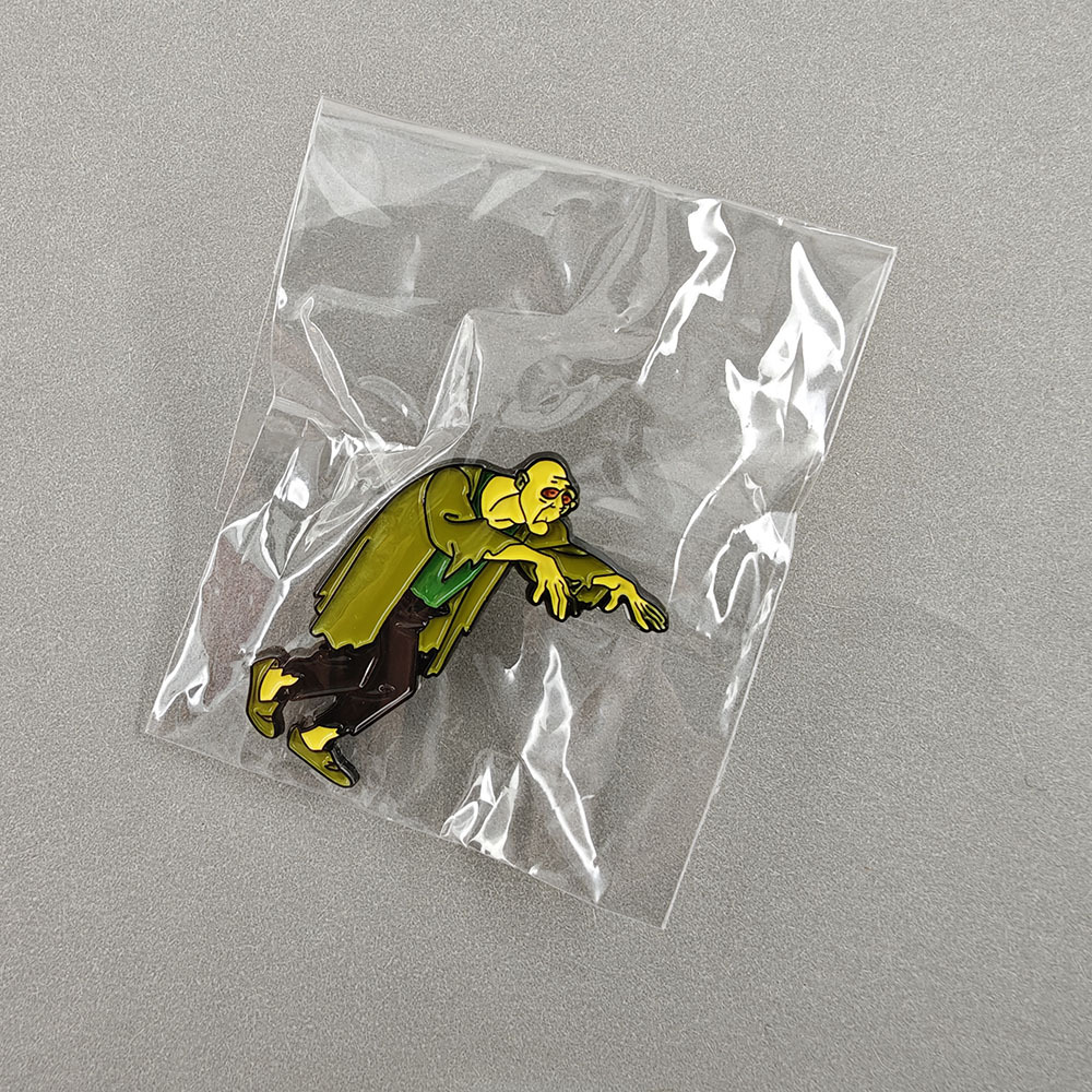 Scooby-Doo Green Zombie Enamel Badge Classic Zombie Villain Metal Brooch Halloween Theme Funny Decoration