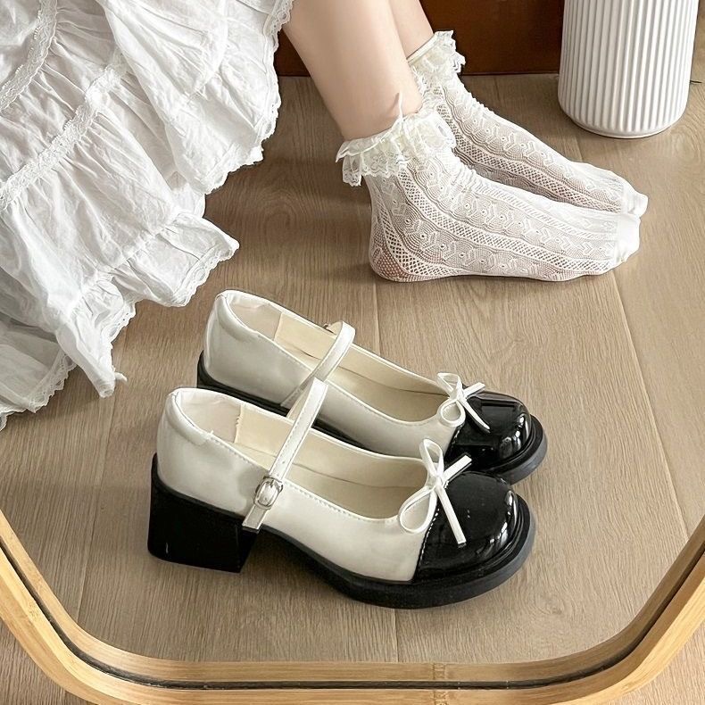 2026 nuevo estilo francés marizhen tacones altos claros zapatos de cuero de color pequeño retrógrado tacones gruesos arcos pequeños zapatos de viento fragrantes