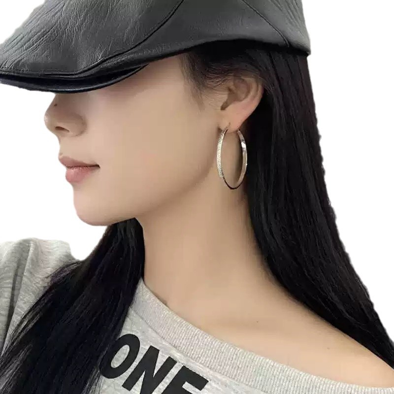 2024 New Silver Starry Sky Circle Fashionable, Simple, Versatile, Square Round Face, Slimming Earrings_voghion.com