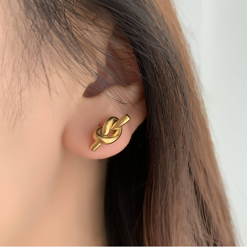 1 Pair Quantity 1 Pair Fashion Knot Titanium Steel Plating Ear Studs