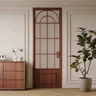 �ں���ľ�yɫ�͹��T�l���g�X�Ͻ����T��ʽƽ�_�T