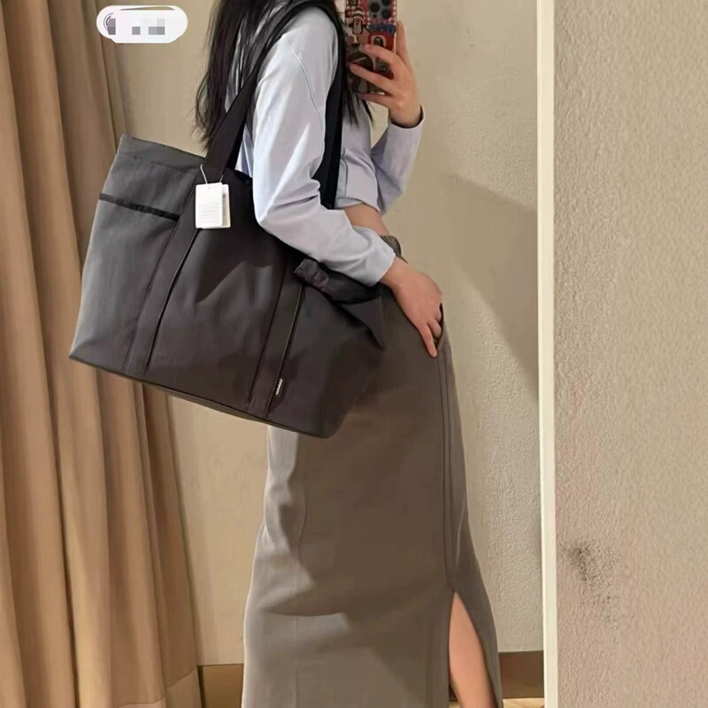 Commuting Portable Multi-Pocket Waterproof Canvas Bag Large Capacity Yoga Tote Bag Shoulder Bag