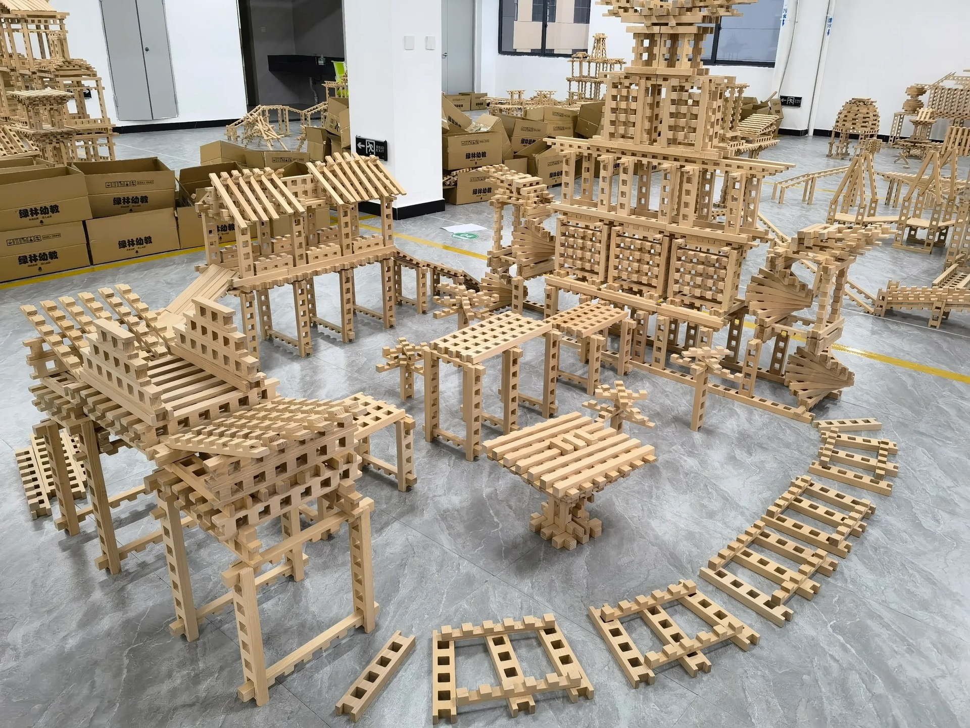 幼儿园大型榫卯积木户外清水鲁班大型搭建实木安吉建构区国潮积木-阿里巴巴