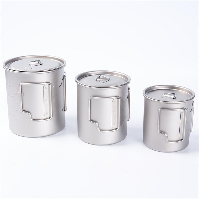 Taza Portátil de Titanio Plegable 750ml con Tapa para Camping y Exteriores