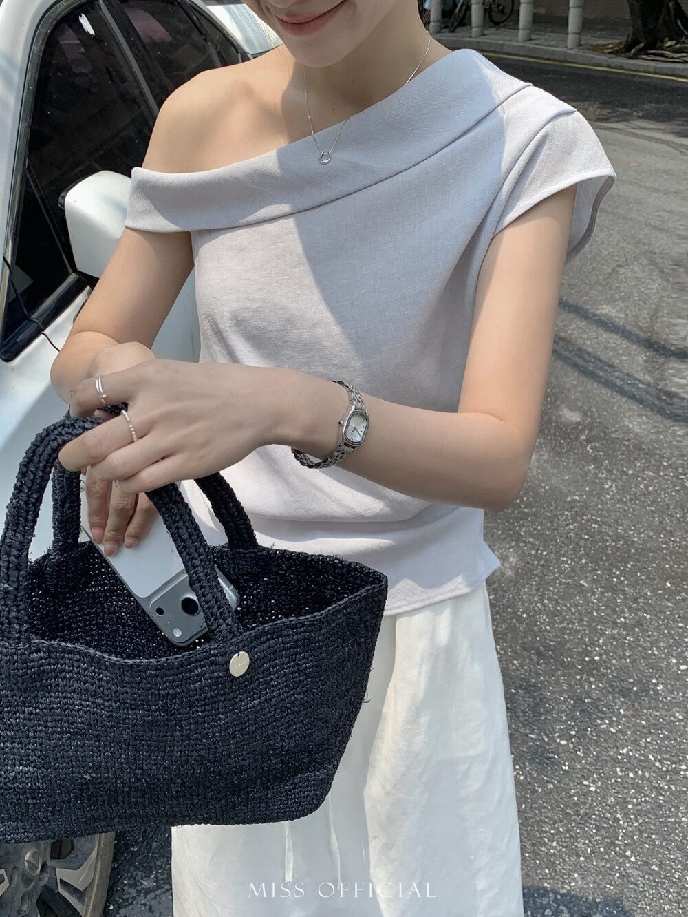 Áo croptop nữ tay ngắn cổ lệch vai, thiết kế bất đối xứng — Xanh da trờicolor, màu trắng, màu mơ chi tiết 27