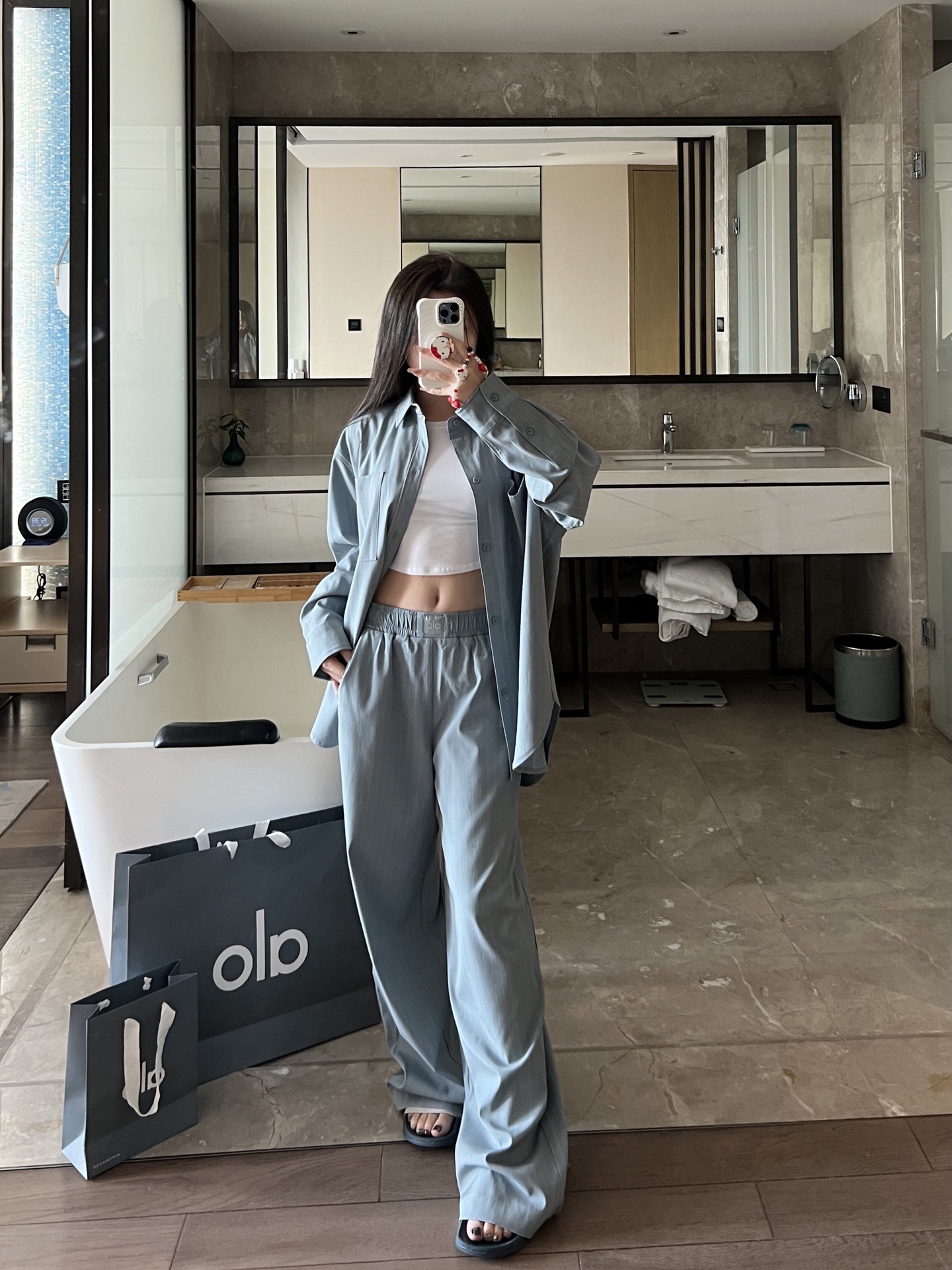 Flowy Wide-leg Pants, Loose And Floor-length, Black Straight Leg With Elastic Waistband.