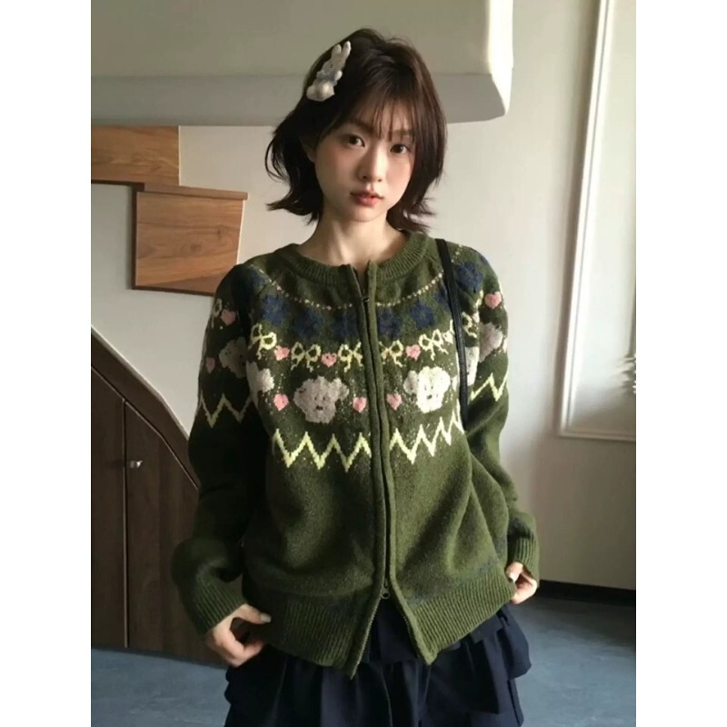 Green retro Fair Isle sweater cardigan for women, 2025 new autumn and winter Christmas outfit, loose, soft, and thick top