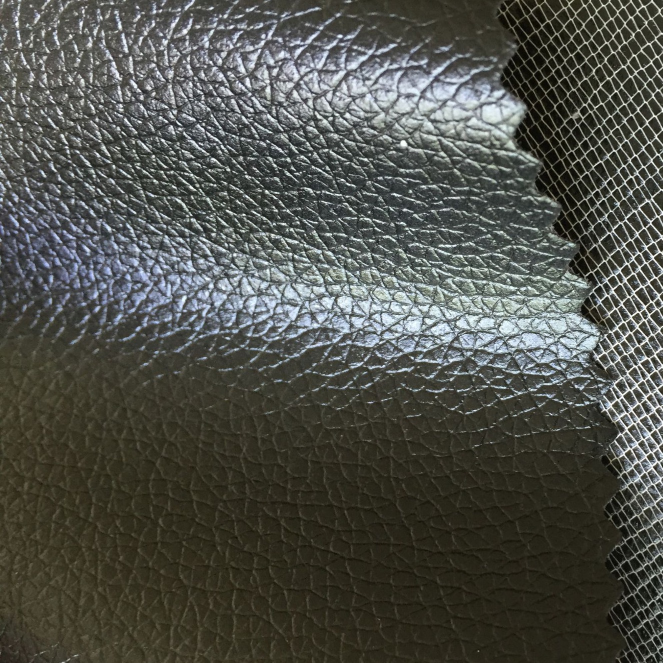 宝瑾人造革厂家批发大小荔枝纹奔驰纹针织布底布沙发PVC皮革面料