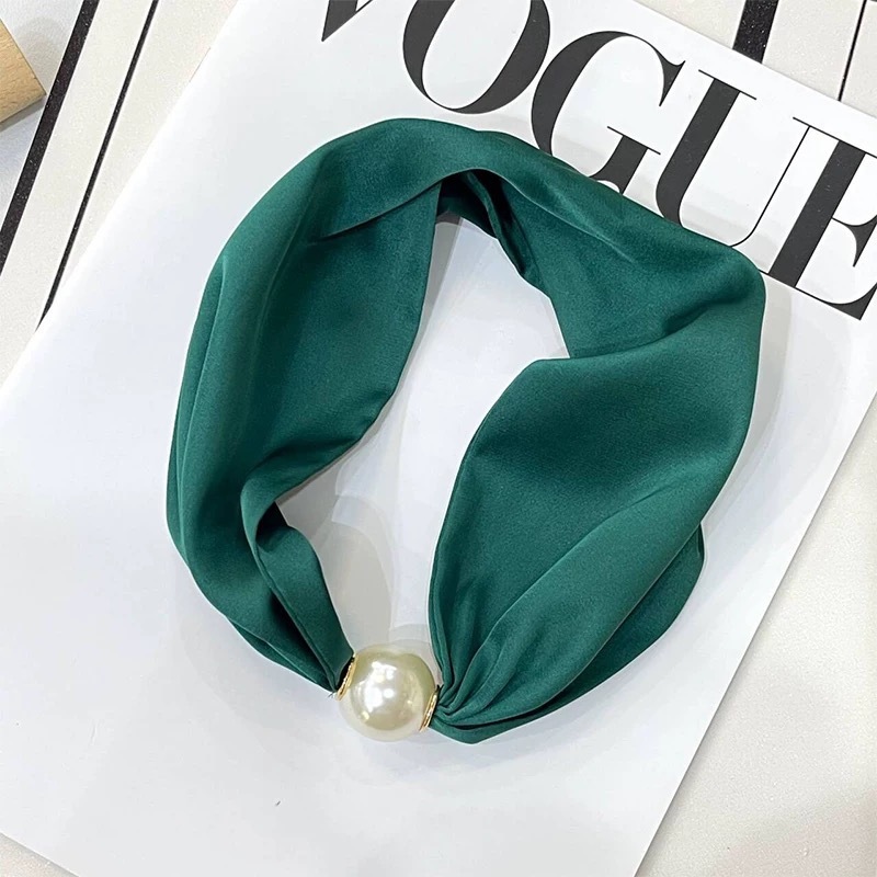 темно-зеленый