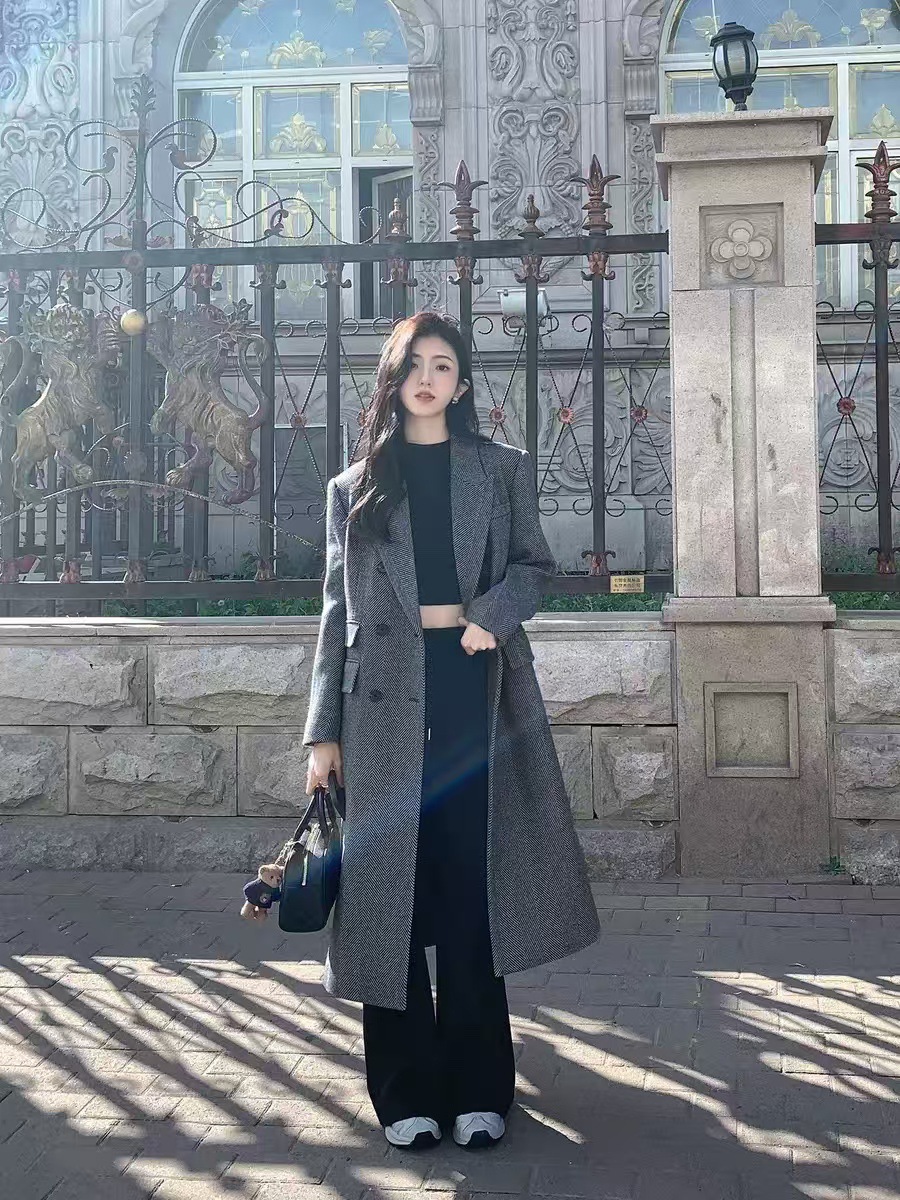 Thickened Herringbone Woolen Coat Women's 2024 New Winter High-end Elegant Display Quilted Woolen Coat