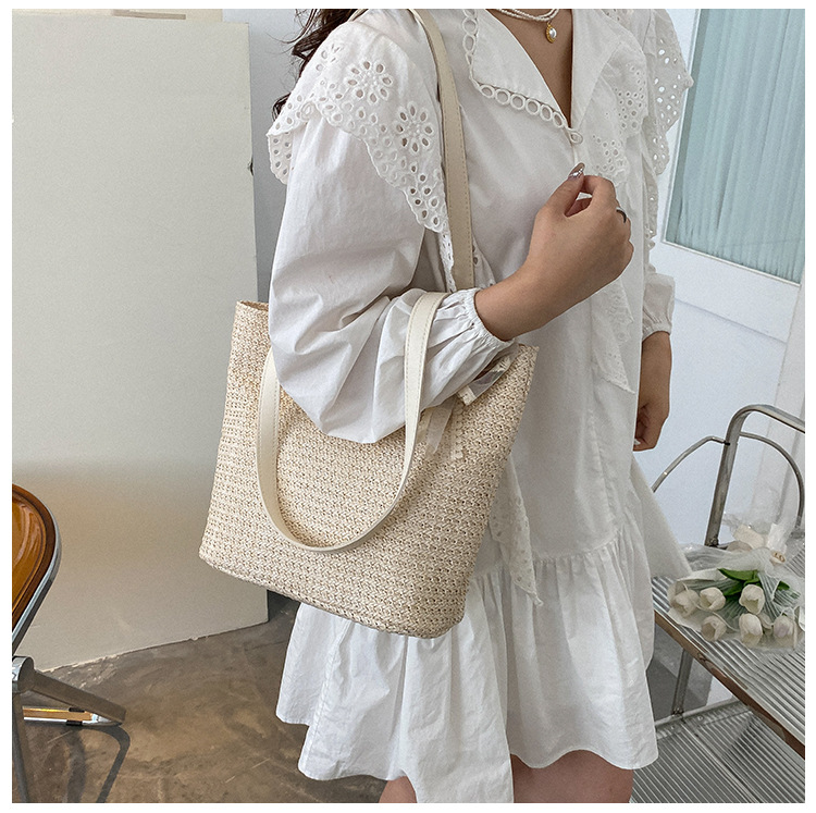 Women's Medium Straw Solid Color Vacation Beach Weave Bucket Zipper Bucket Bag display picture 16