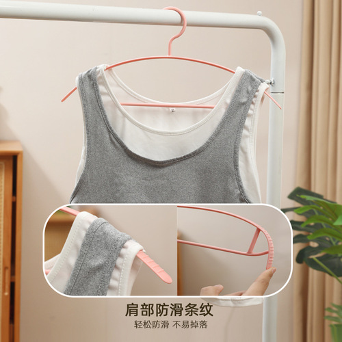Wide shoulder seamless clothes hanger household non-slip clothes hanger adult bold plastic clothes hanger dormitory student clothes hanger