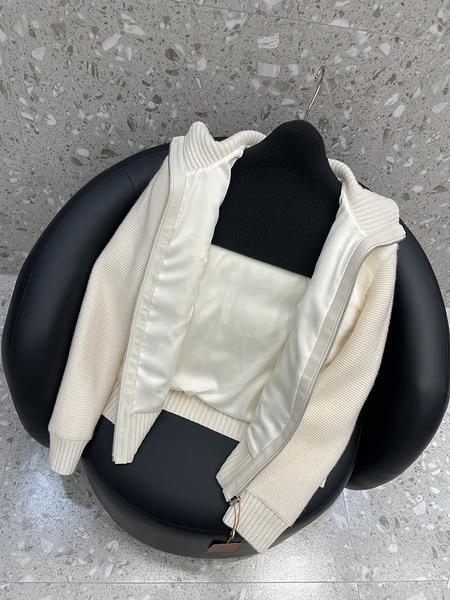 Demi-season white knitted down jacket