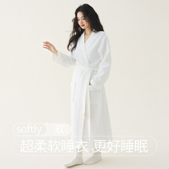 純綿の寝衣秋冬の女性の新型のワッフルのバスローブと長い四季のホテルのパジャマの春の朝の服の夏