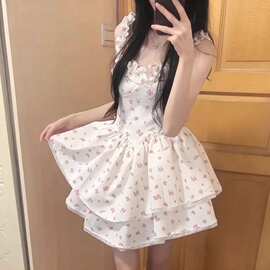 法式白色碎花吊带连衣裙子女夏季2025新款初恋奶甜收腰公主蓬蓬裙