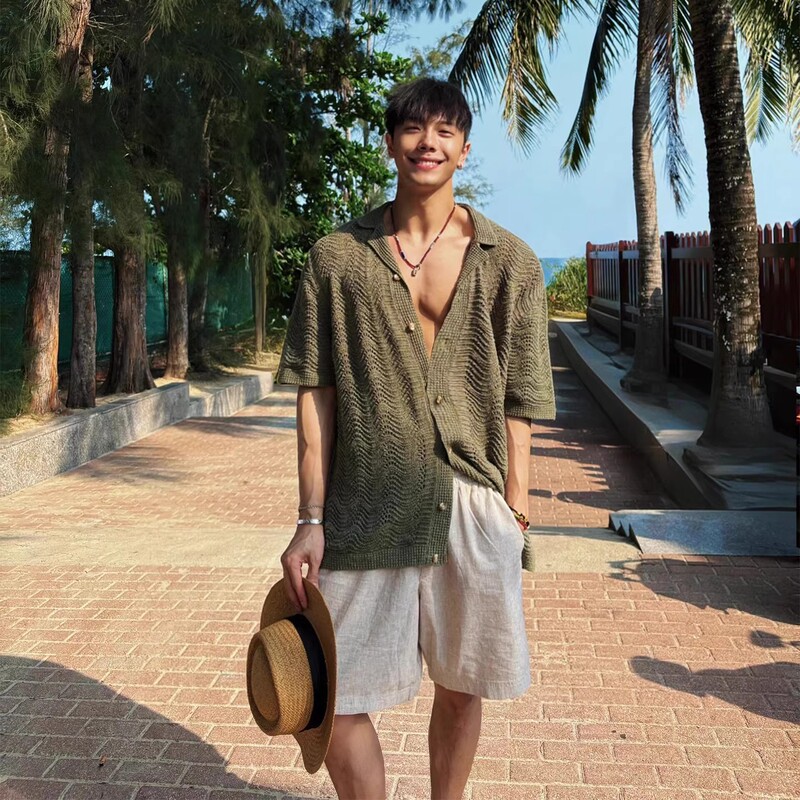 Retro Old Money Style Cuban Collar Hollow-Out Knit Shirt for Men, Hawaiian Beach Wear, Vacation Loose Short-Sleeve Shirt